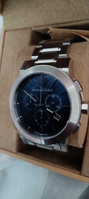 Продавам нов часовник ,, Barberry "