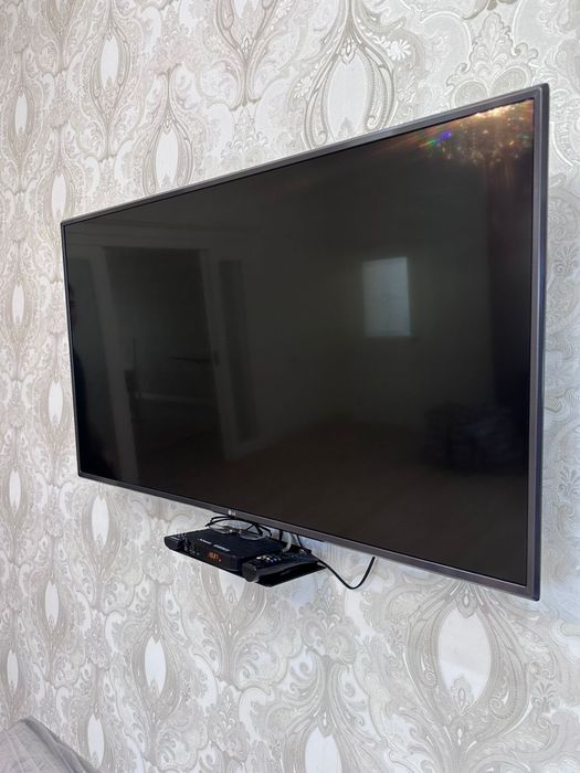 Телевизор LG в хорошем состоянии