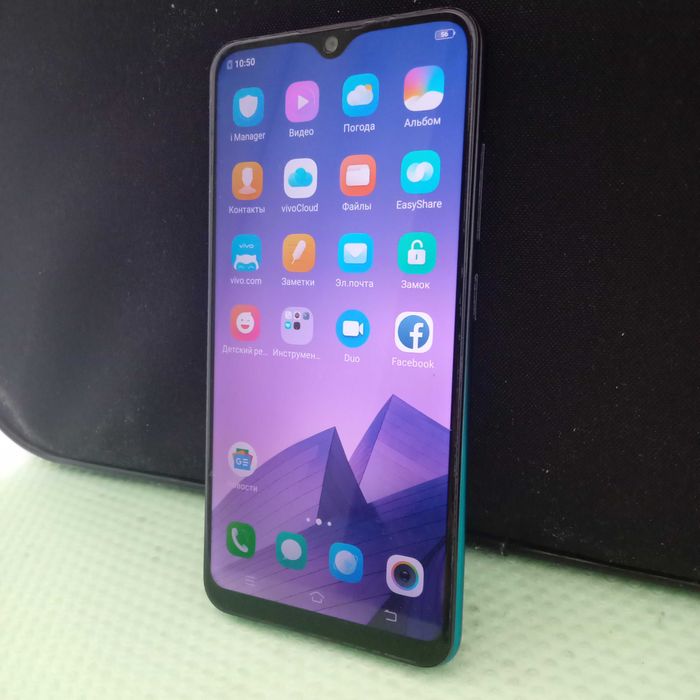 Телефон vivo 1820