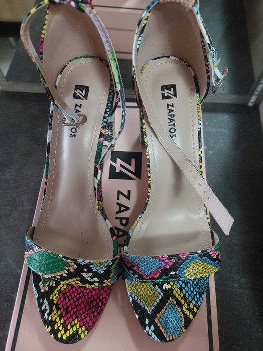 Дамски сандал на ток