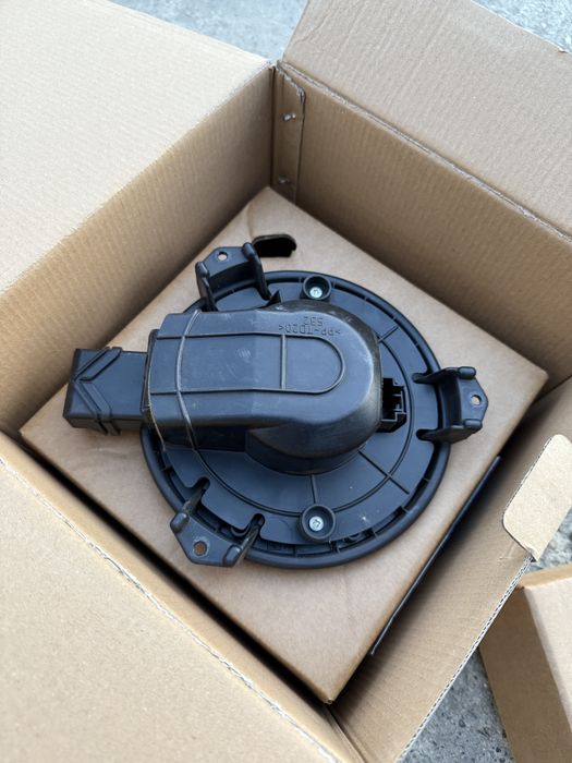 Вентилятор отопителя FJ Cruiser