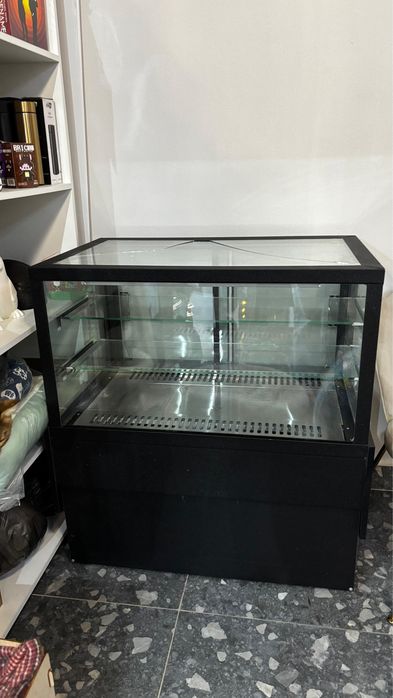 Витринный холодильник