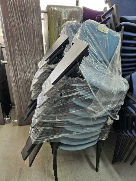 Конферентен стол с маса