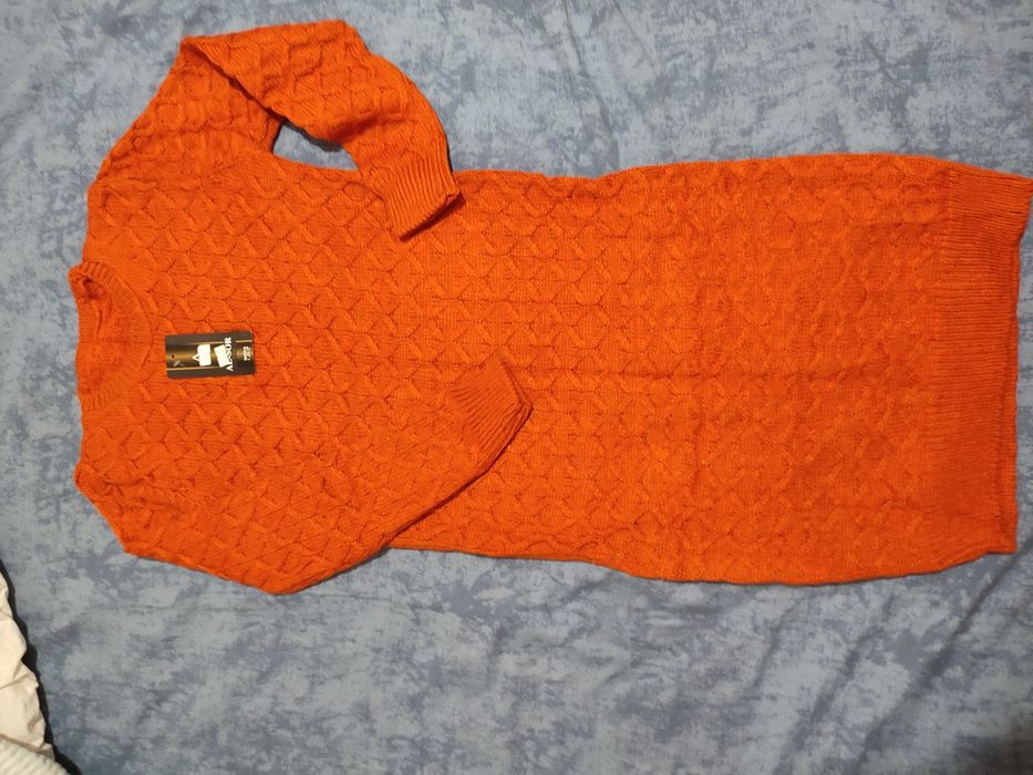 Вязаные платья по 7000 новые