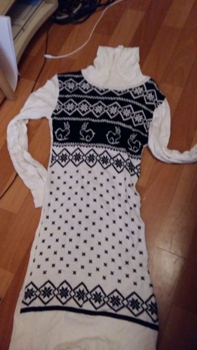 Платье на девушку р.42-44