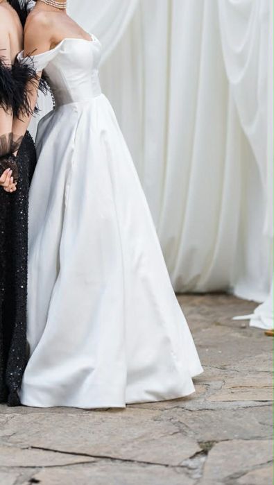 Рокля MARLOWE Булчинска