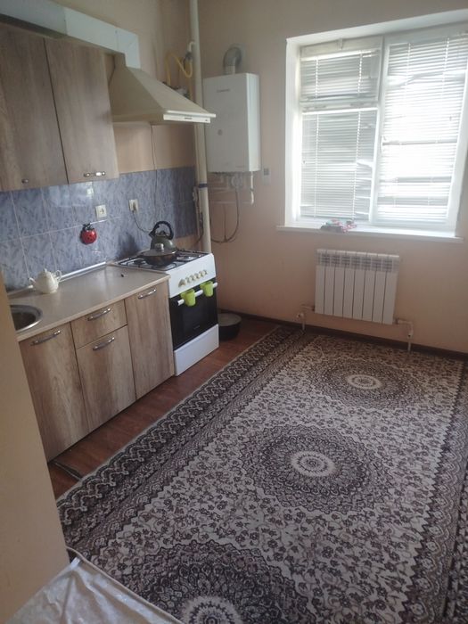 2 xonali kvartira sotiladi
