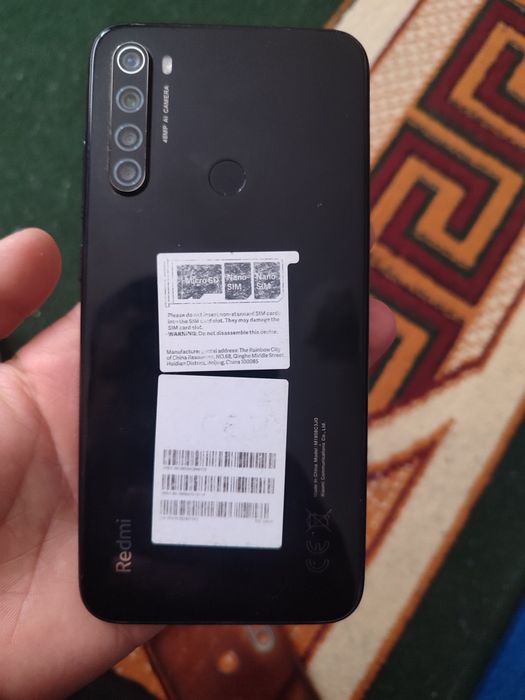 Redmi not 8 xotira 64 talik holati yahshi zaryadchik qoʻshib beriladi