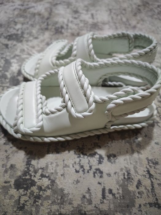 Bottega Veneta продаются сандали