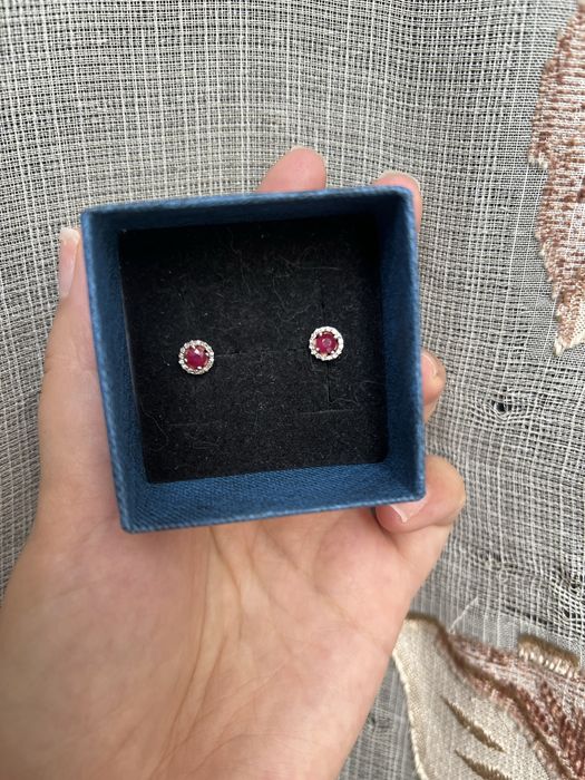 Золотые серьги с рубином