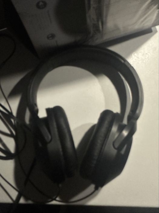 Căsti audio Philips din seria 2000,