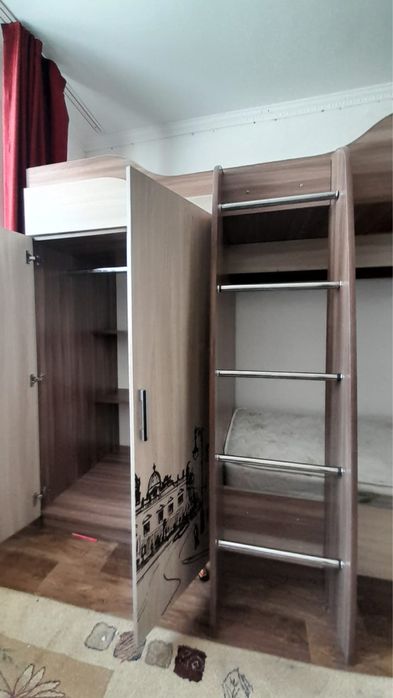 Продам двухъярусную кровать