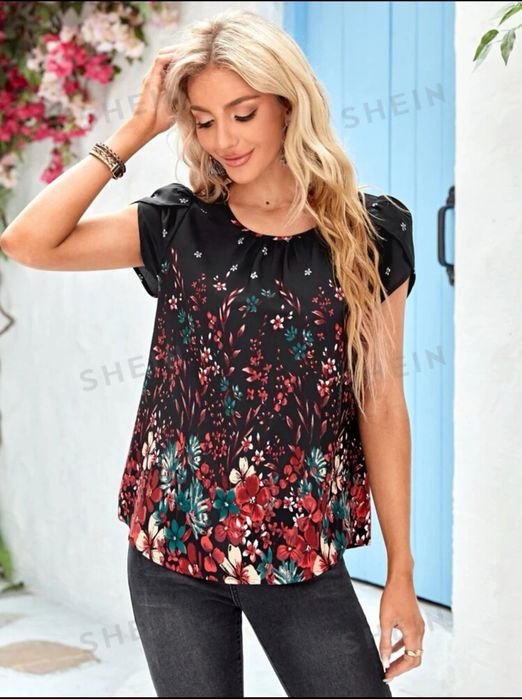 Bluza noua cu imprimeu floral marime S