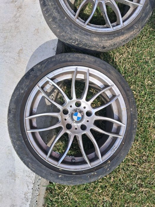 Vând jante BMW  .