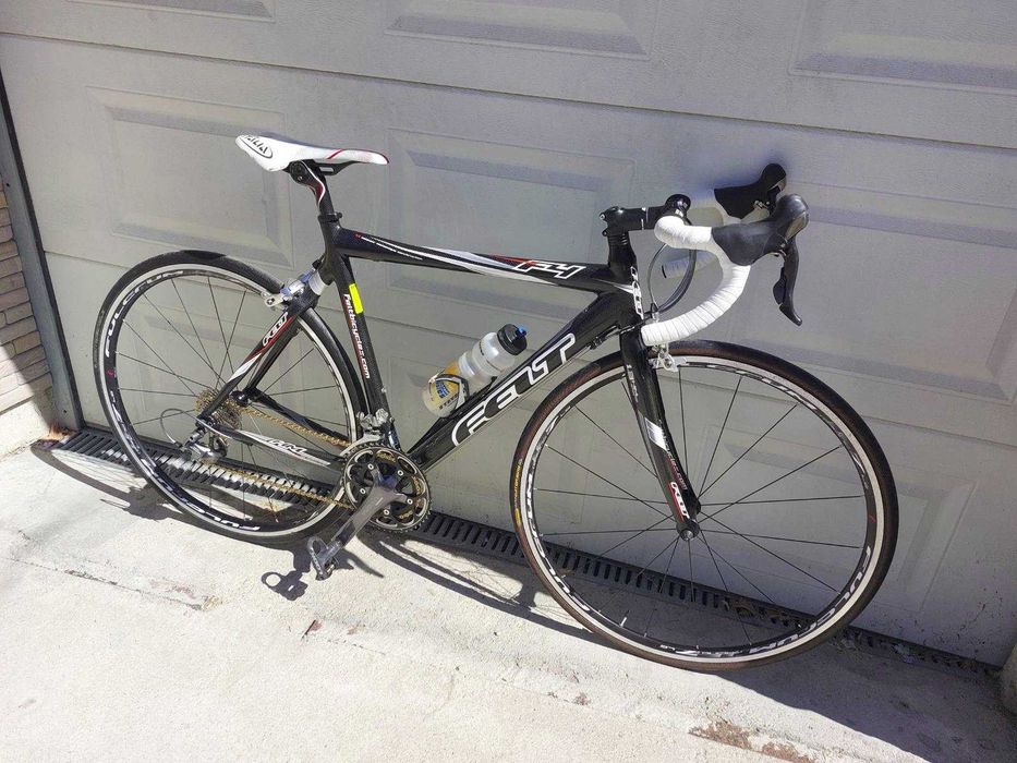 FELT Ultegra Състезателен Велосипед 28 цола