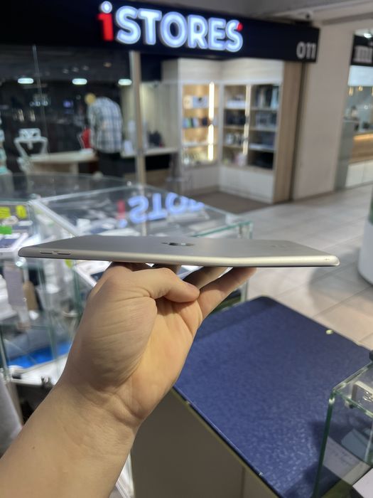 Планшет IPad 9 64GB с дефектом