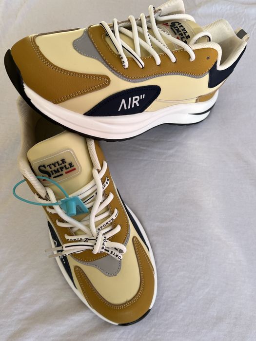 Кроссовки фирменные