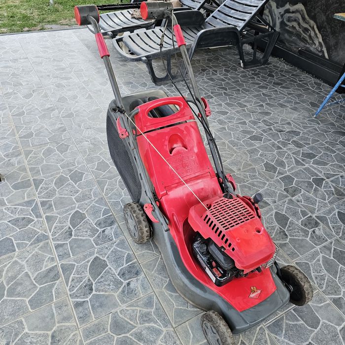 Vând mașină de tuns iarba/gazon, autopropulsata