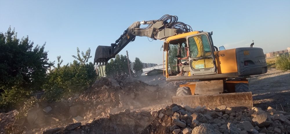 Ekskavator srochna sotiladi Volvo 140 tali