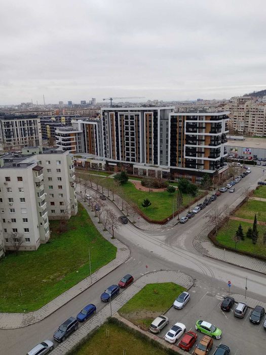 Тристаен апартамент, Пещерско шосе 90кв.м.