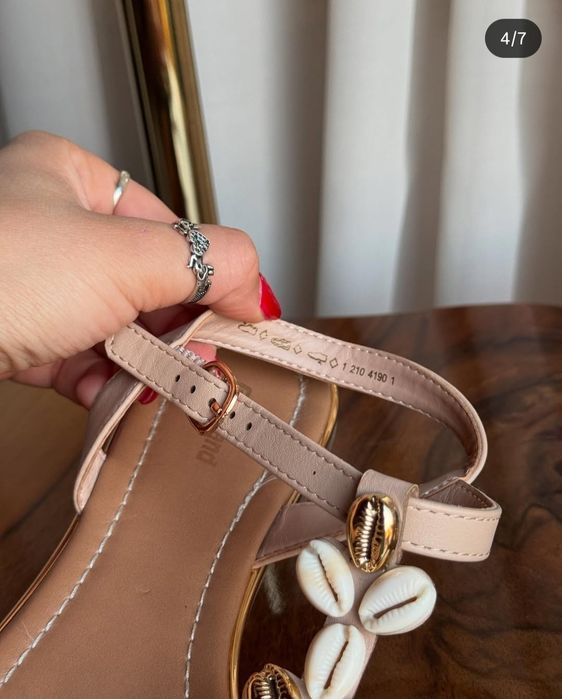 Босоножки кожаные