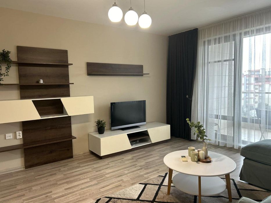 Дава се под наем Тристаен апартамент в Пловдив, Кършияка - 130 кв.м за 650 € - Снимка #3