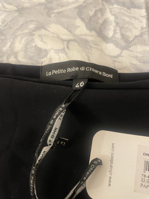 Чисто нова пола di chara boni