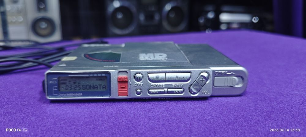 Sony MZ-R37 в хорошем состоянии
