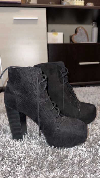 Botine cu toc marime 36