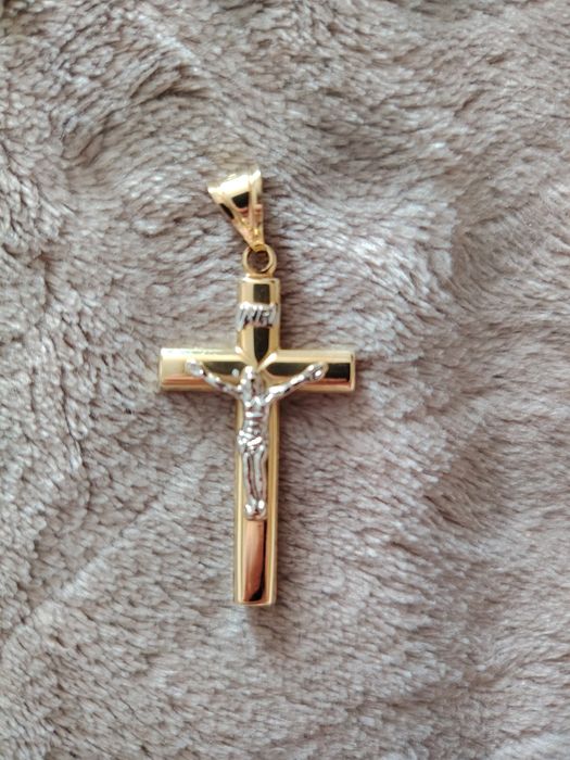 Cruciulița de aur 14k