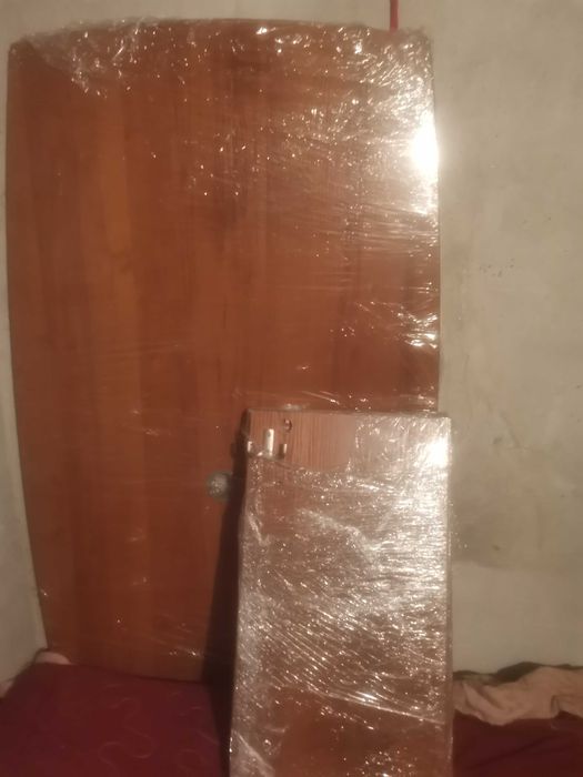 Мебели маси столове