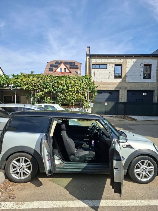 Vand  urgent masina personala Minicooper Clubman