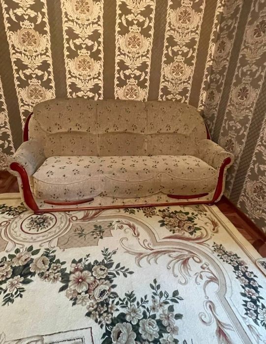 Диван и два кресла