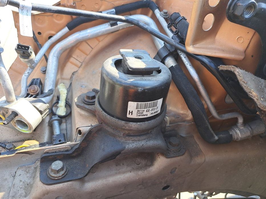 Tampon motor Volvo V70 III (P80) [Fabr 2007-2016] 30671245 2.4 D5244T