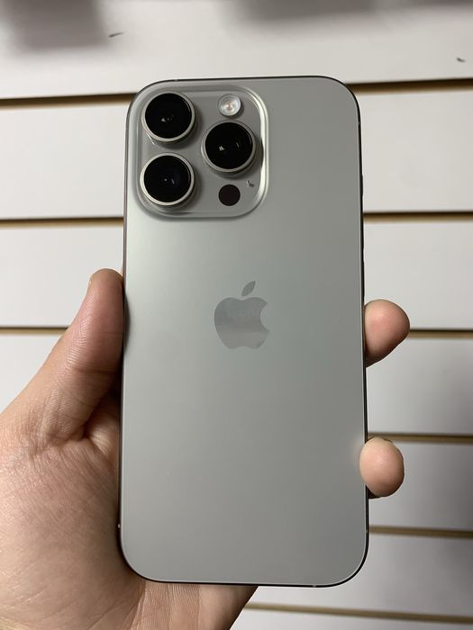 Айфон 16 про в отличном состояний