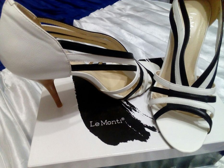 Продам новые босаножки