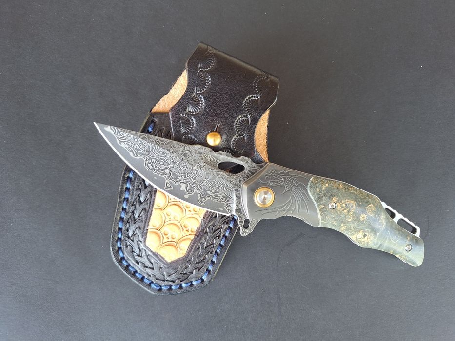 Сгъваем нож-Дамаска стомана VG10 с кожен калъф