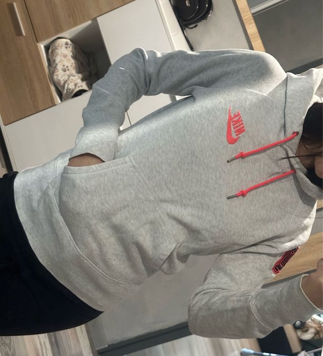 Спортни дамски суичъри