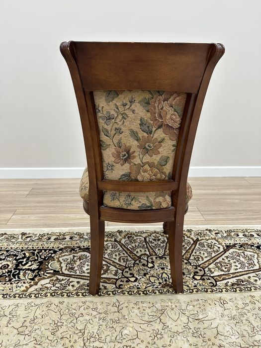 Продаются б/устулья в отличном состоянии