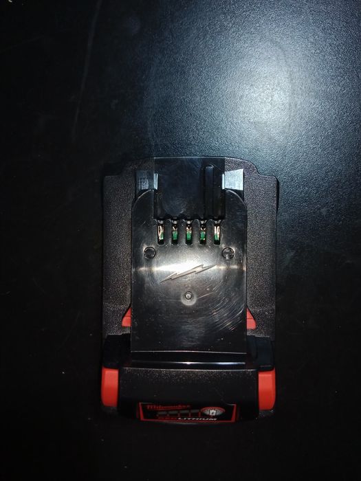 аккумулятор Milwaukee M18 REDLITHIUM
