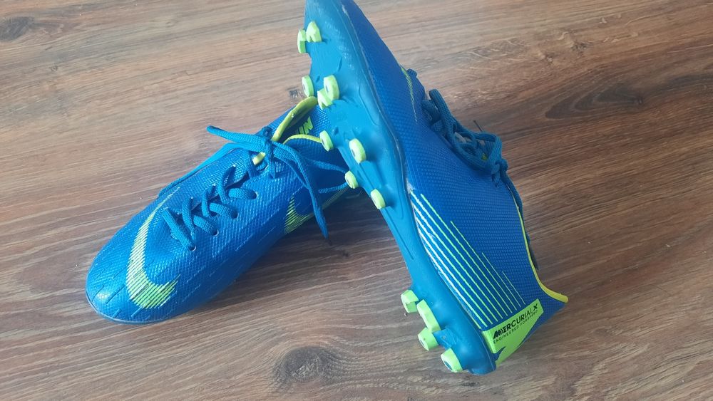 Бутсы 36р 2000тг