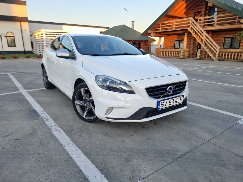 Volvo V40 D2 R-Design 2016 Navigatie / Piele / Xenon