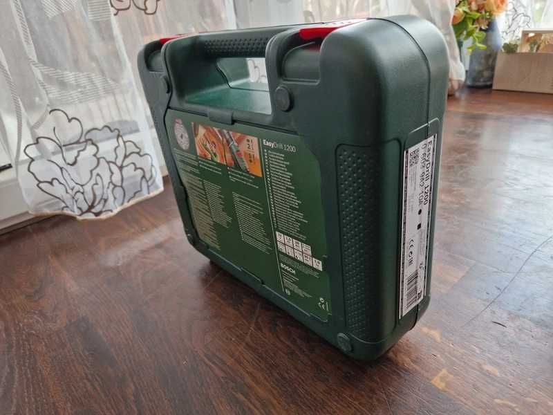 Mașină găurit/înșurubat Bosch EasyDrill 1200, 12V, cu cutie originală – stare foarte bună