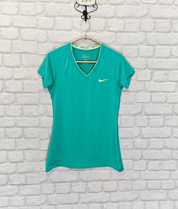 SALE % NIKE Pro Оригинална дамска спортна тениска размер М