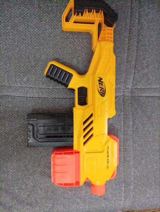 Полуавтоматический бластер из серии Nerf Flyte CS-10