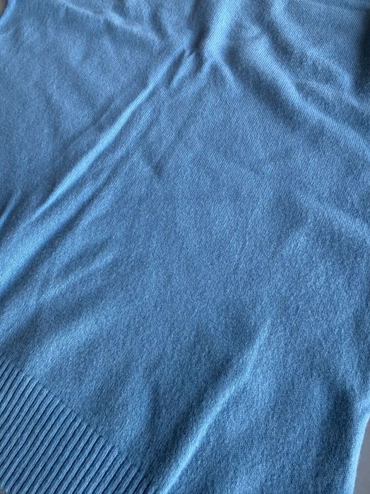 Син пуловер размер S