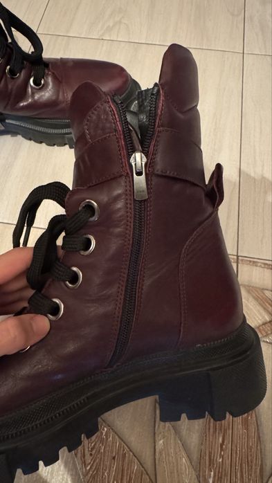 Продам зимние ботинки