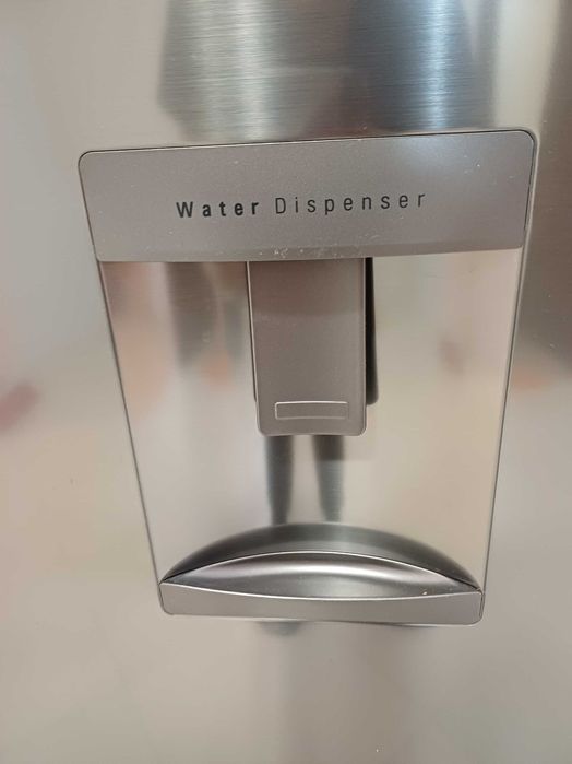 Хладилник с фризер LG  XXL 592 литра