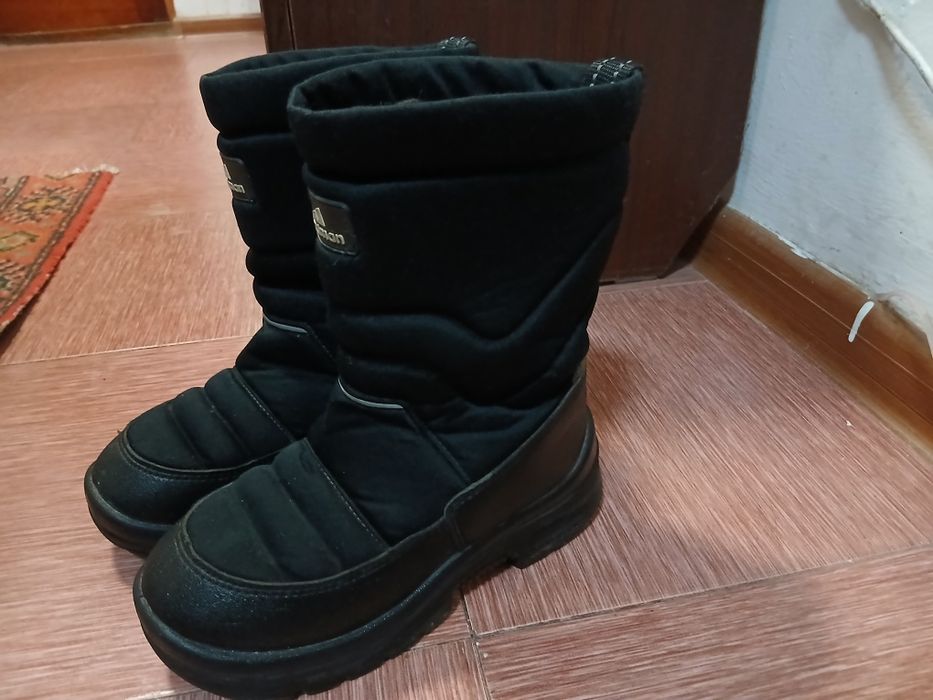 Продам детские сапоги