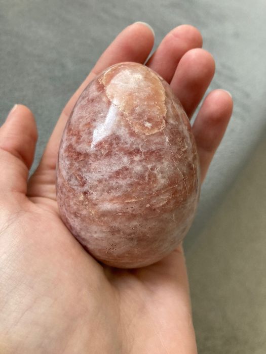 Яйца от естествени камъни